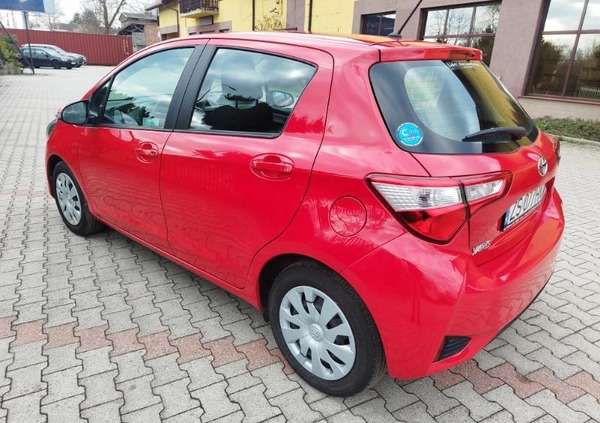 Toyota Yaris cena 32900 przebieg: 176766, rok produkcji 2017 z Tychy małe 67